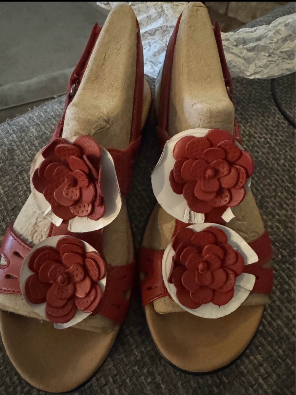 NWT Clark’s Red Leisa Clayton Leather Sandals 8.5